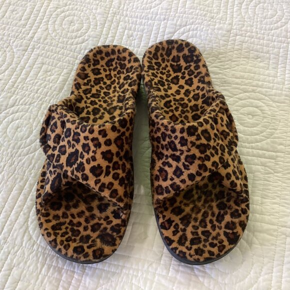 Vionic Relax Slippers Brown Leopard Plush Size 11 - Picture 2 of 10